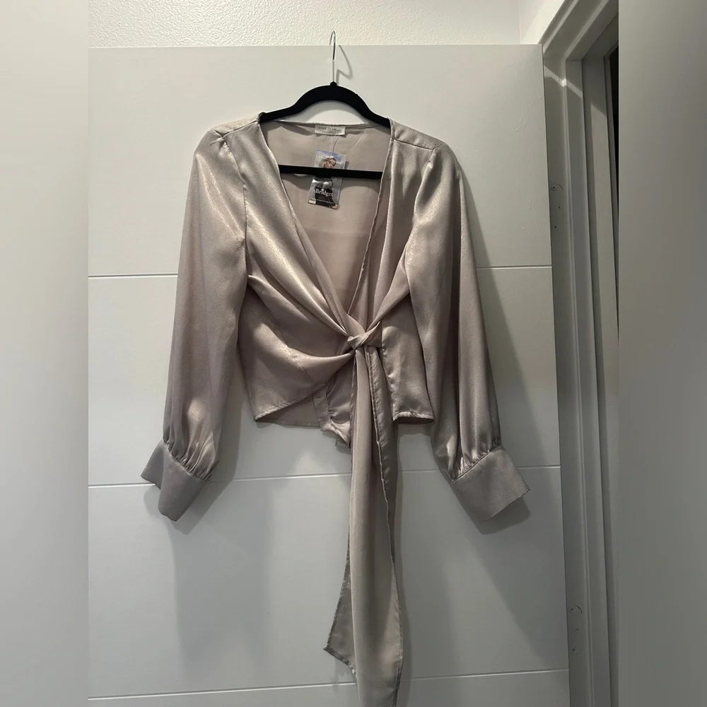 Miss love silver gray wrap long sleeve v neck blouse top business casual NWT M - Picture 9 of 15